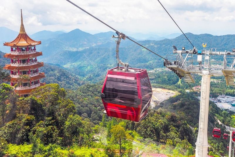 Awana SkyWay Gondola Cable Car in Genting Highlands (MY) Travel